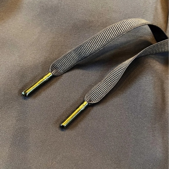 Lululemon On The Fly Short *Woven Size 4 In - Picture 5 of 10